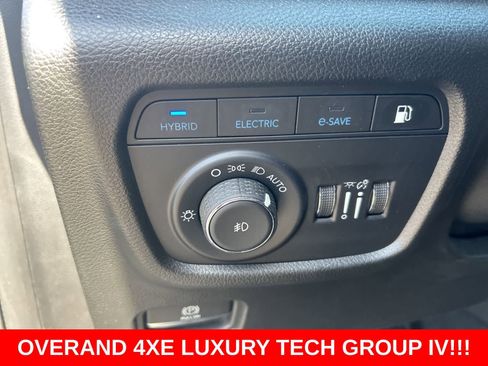 Used 2022 Jeep Grand Cherokee Overland w/ Luxury Tech Group IV image 35