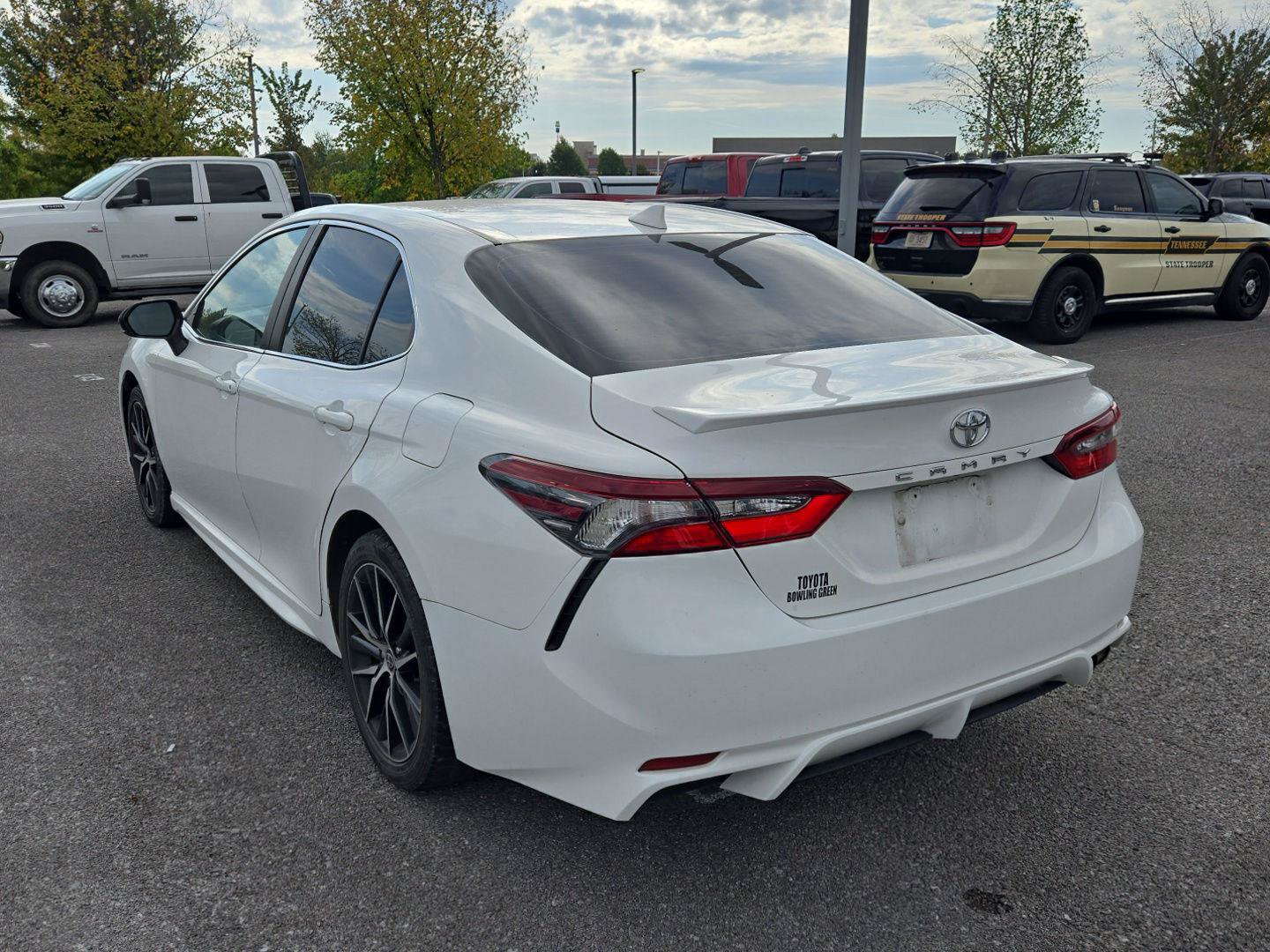 Used 2021 Toyota Camry SE w/ Carpet Mat Package (TMS) FWD image 5