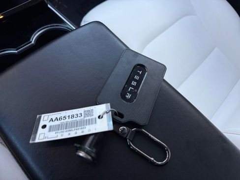 Used 2020 Tesla Model 3 Long Range image 17