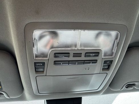 Used 2018 Toyota Highlander Limited image 41