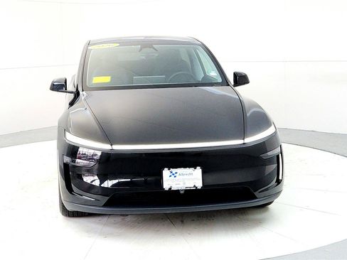 Used 2026 Tesla Model Y Long Range image 8