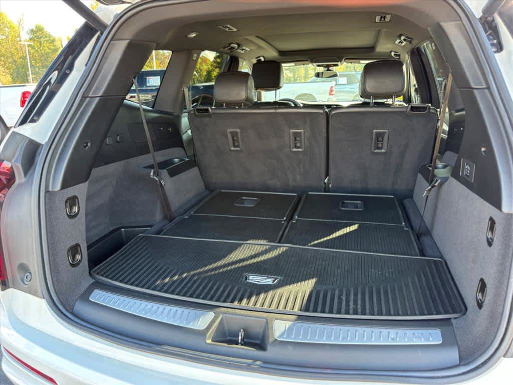 Used 2025 Cadillac XT6 Luxury FWD image 29