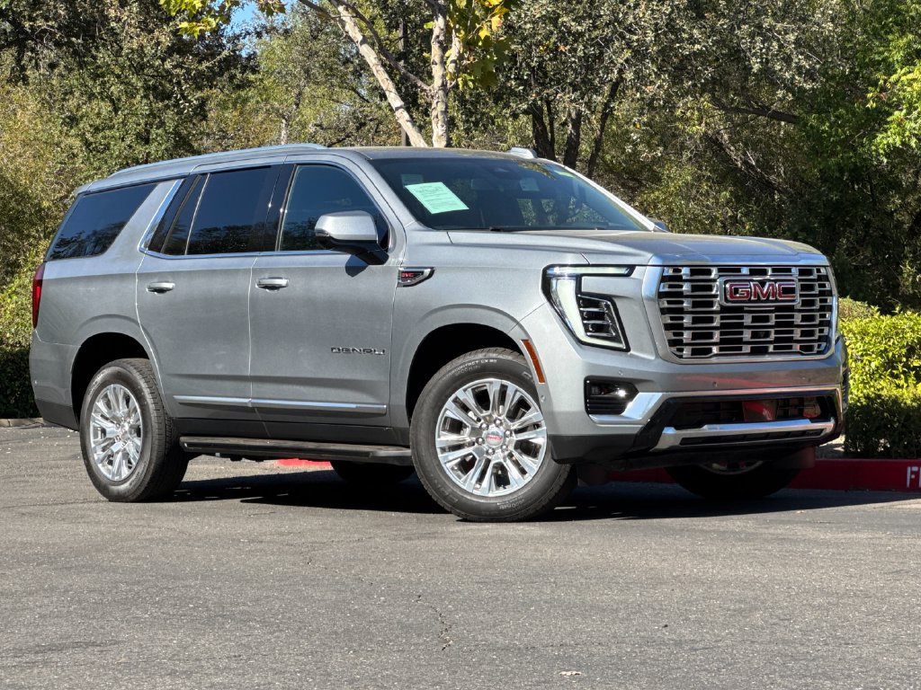 Used 2025 GMC Yukon Denali AWD/4WD image 2