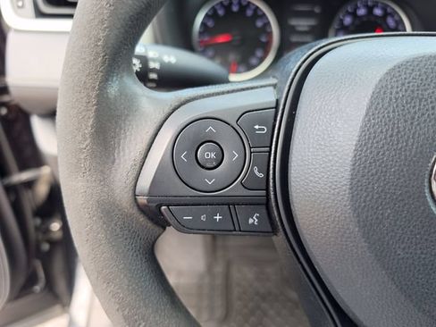 Used 2021 Toyota RAV4 LE FWD image 28