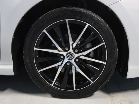 Used 2022 Toyota Camry SE w/ Convenience Package FWD image 31