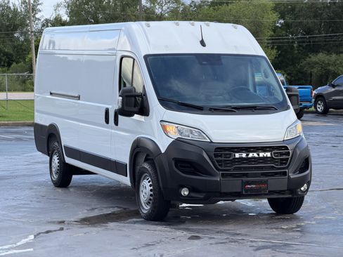 Used 2025 RAM ProMaster 3500 w/ Convenience Group FWD image 3