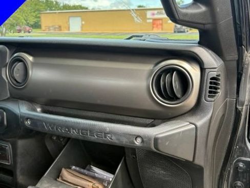 Used 2018 Jeep Wrangler Sport AWD/4WD image 32