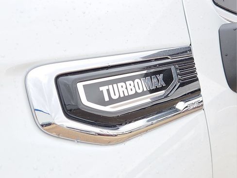 New 2026 GMC Sierra 1500 SLE image 9