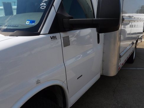 Used 2022 GMC Savana 3500 Extended w/ Power Convenience Package RWD image 10