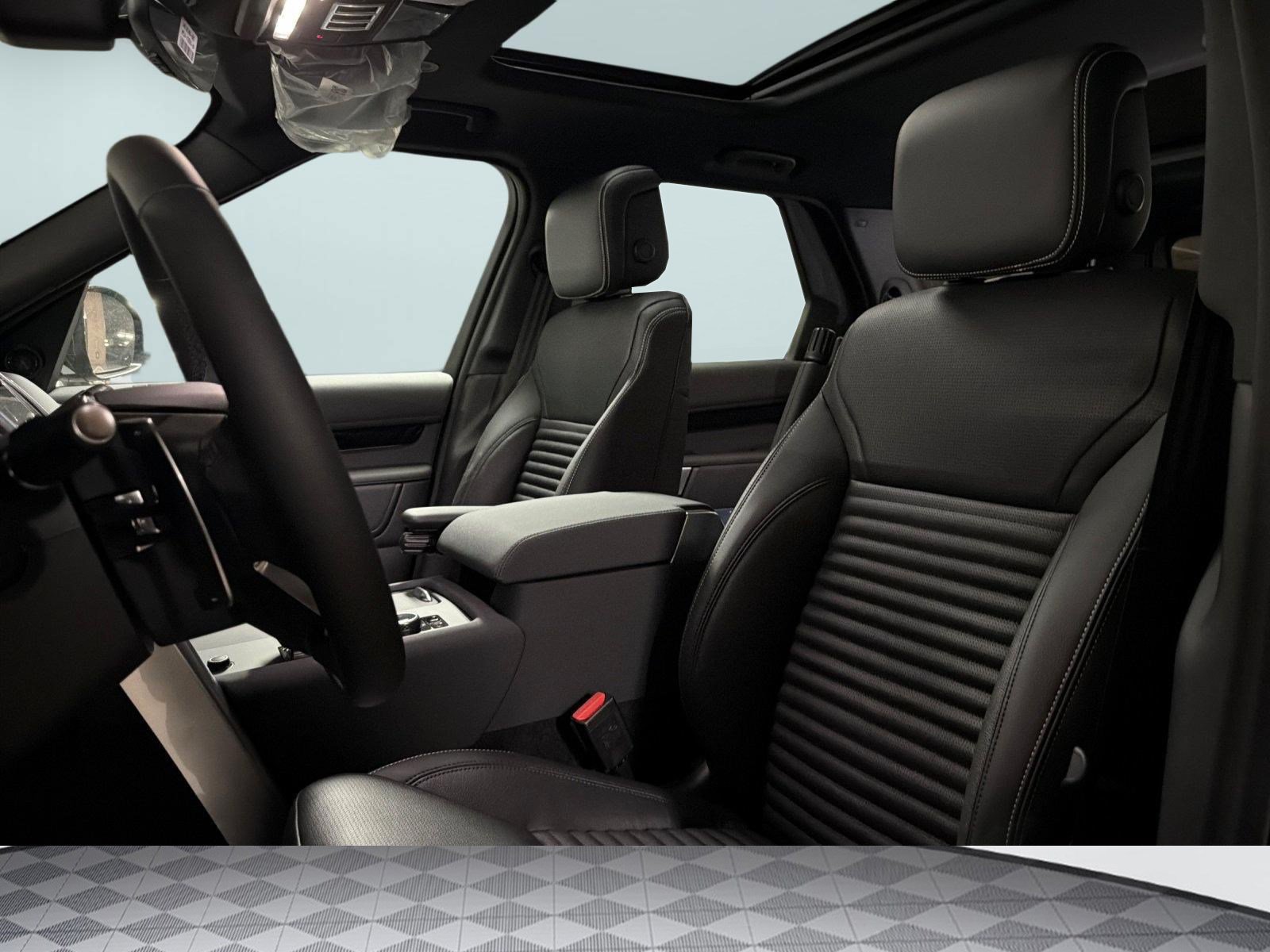 New 2026 Land Rover Discovery S AWD/4WD image 22