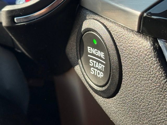 Used 2021 Ford Escape Titanium AWD/4WD image 17