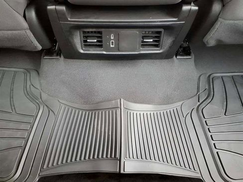 Used 2024 Chevrolet Silverado 1500 Custom image 13