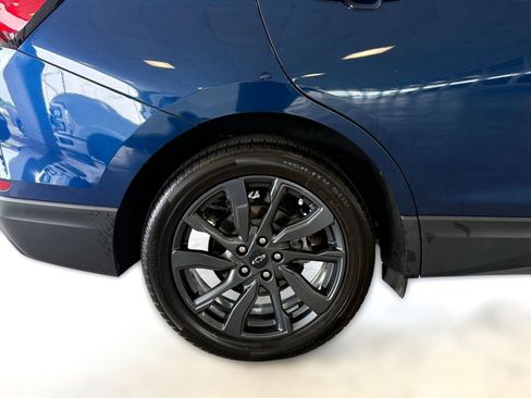 Used 2022 Chevrolet Equinox RS w/ RS Leather Package FWD image 11