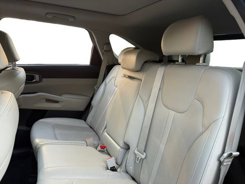 Used 2023 Kia Sorento S w/ Panoramic Sunroof Package image 13