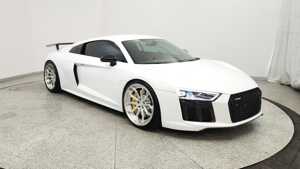 Used 2018 Audi R8 V10 RWD image 7