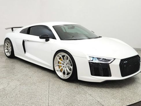 Used 2018 Audi R8 V10 RWD image 7