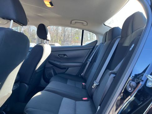 Used 2025 Nissan Sentra SV image 31