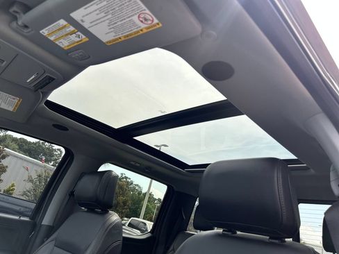 Used 2025 Ford F450 Lariat w/ Lariat Ultimate Package AWD/4WD image 17