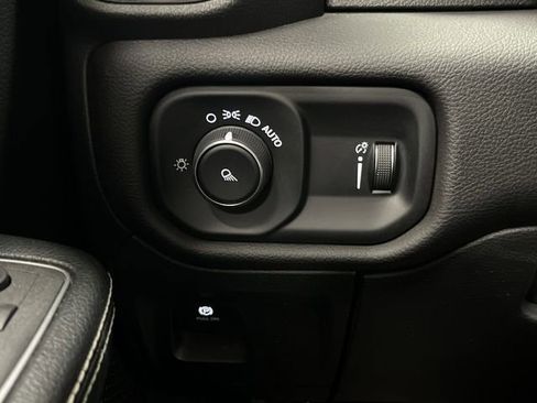 Used 2024 RAM 1500 Laramie image 26