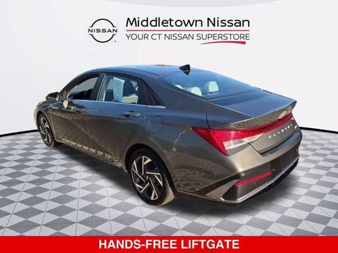 Used 2024 Hyundai Elantra Limited FWD image 5