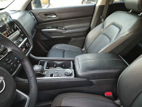 Used 2022 Nissan Pathfinder SL image 22