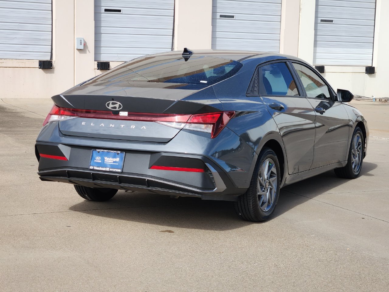 Used 2024 Hyundai Elantra SEL FWD image 4