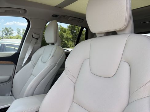 Used 2022 Volvo XC90 T6 Momentum w/ Advanced Package AWD/4WD image 17