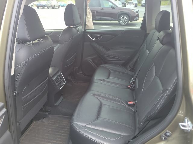 Used 2022 Subaru Forester Touring AWD/4WD image 9