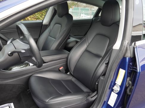 Used 2019 Tesla Model 3 Standard Range image 22