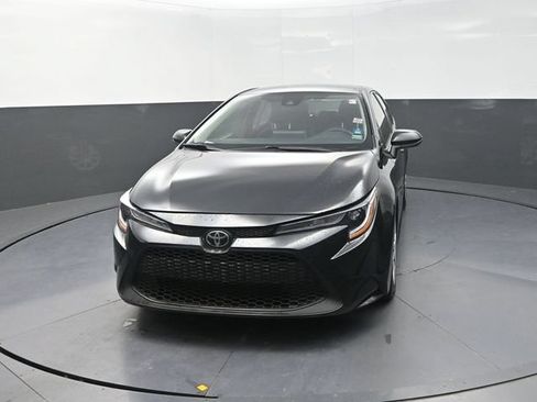 Certified 2021 Toyota Corolla LE FWD image 2