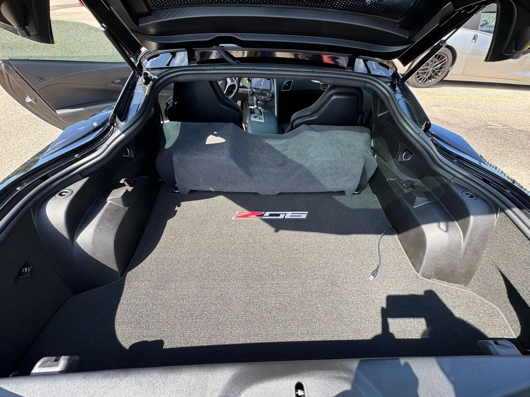 Used 2019 Chevrolet Corvette Z06 RWD image 38