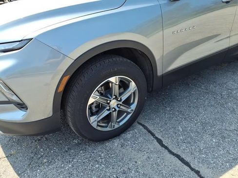 Used 2024 Chevrolet Blazer LT w/ Convenience Package FWD image 4