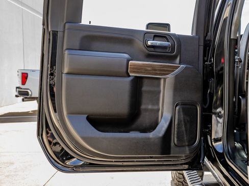 Used 2022 Chevrolet Silverado 2500 LT w/ Midnight Edition image 35