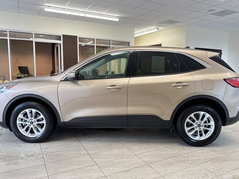 Certified 2020 Ford Escape SE image 7