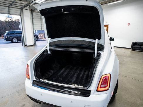 Used 2023 Rolls-Royce Phantom Sedan image 83