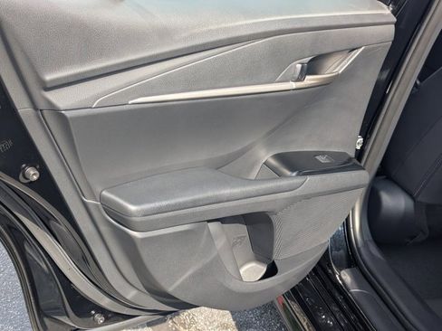 Used 2025 Toyota Camry SE image 18