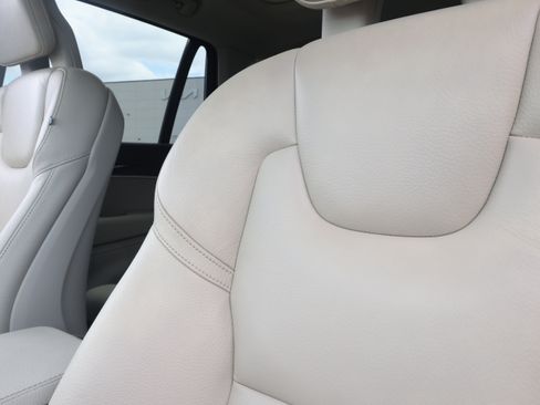 Used 2017 Volvo XC90 T6 Momentum w/ Vision Package AWD/4WD image 28
