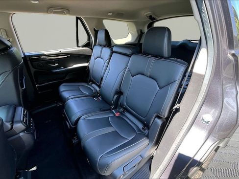 Used 2025 Honda Pilot EX-L image 18