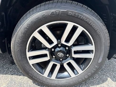 Used 2022 Toyota 4Runner Limited AWD/4WD image 14