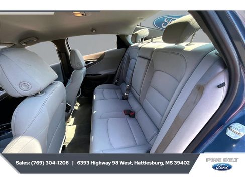 Used 2024 Chevrolet Malibu LT FWD image 19