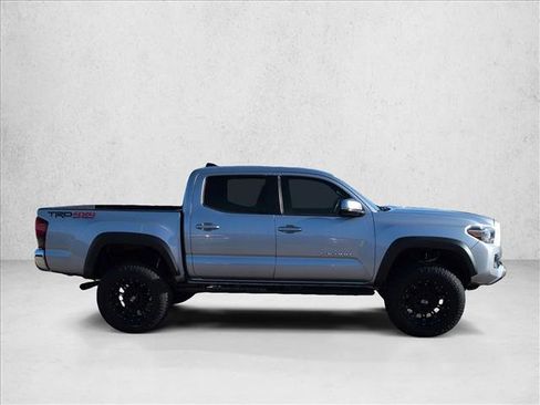 Used 2019 Toyota Tacoma TRD Off-Road image 4