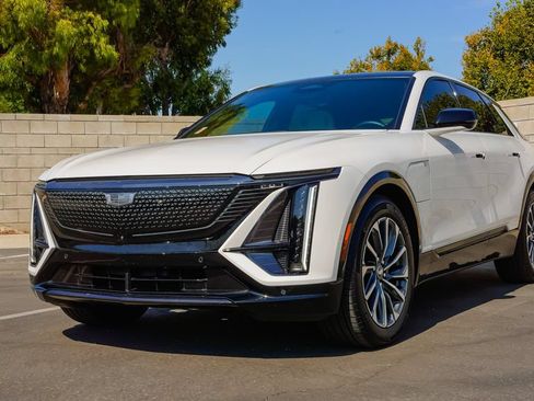 Certified 2024 Cadillac Lyriq Sport RWD image 2