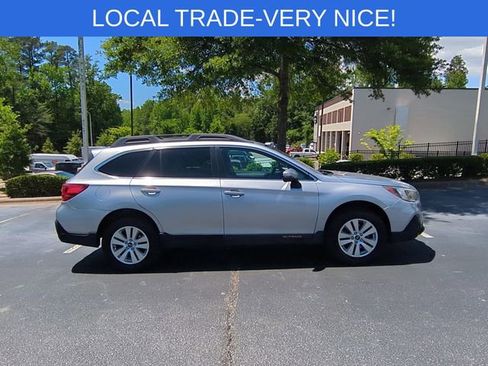 Used 2018 Subaru Outback 2.5i Premium AWD/4WD image 6