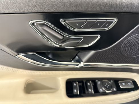 New 2026 Lincoln Corsair Premiere FWD image 11