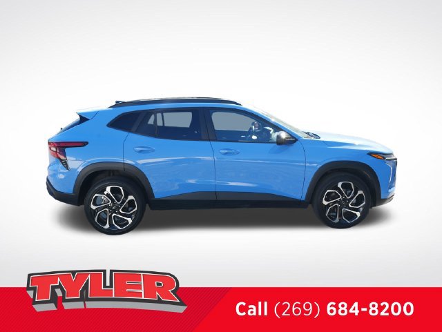 Used 2024 Chevrolet Trax RS w/ Sunroof Package FWD image 9