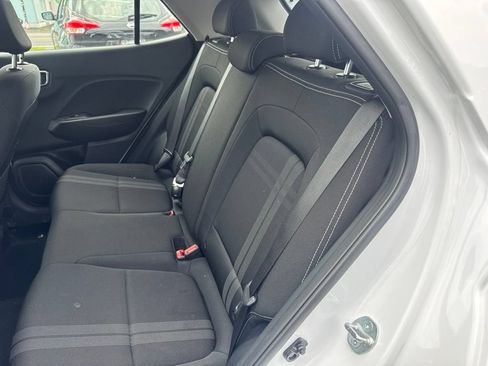 Used 2025 Hyundai Venue SEL FWD image 5