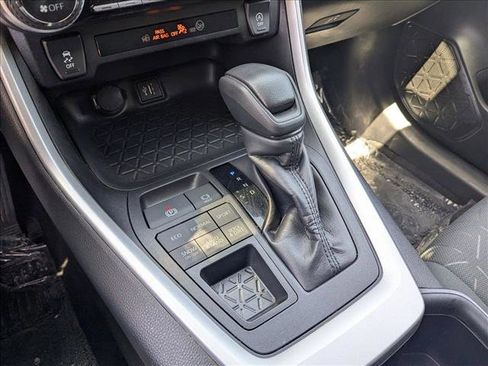 Used 2024 Toyota RAV4 XLE AWD/4WD image 18