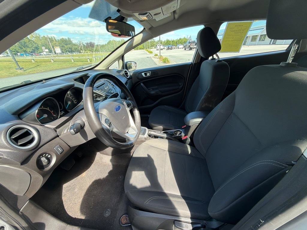 Used 2016 Ford Fiesta SE w/ Cold Weather Package FWD image 9