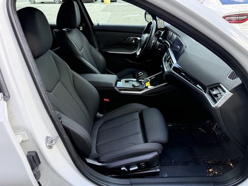 Used 2021 BMW 330i Sedan w/ Convenience Package RWD image 17