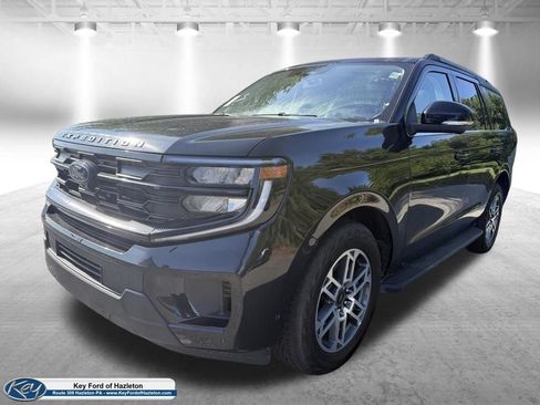 Used 2025 Ford Expedition Active AWD/4WD image 3